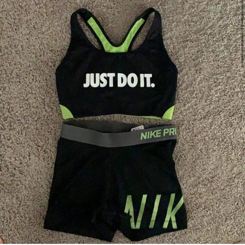 Nike Black and Green Set